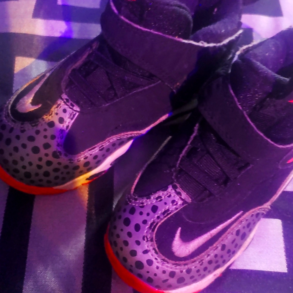 Ken Griffey jr. Max 1 safari shoes